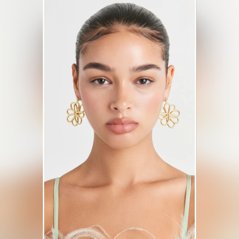 Cult Gaia Gold Floral Earrings - Picture 3 of 10